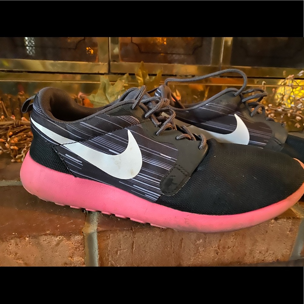 Nike size 11 women
